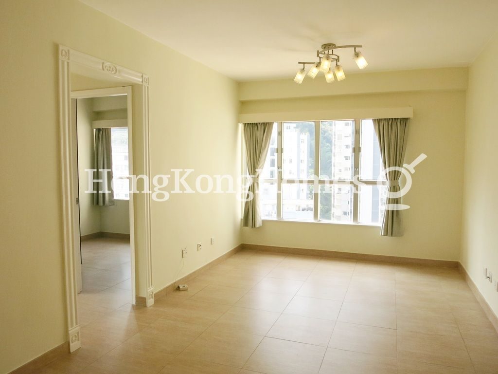 Living and Dining Room — Malibu Garden, Happy Valley