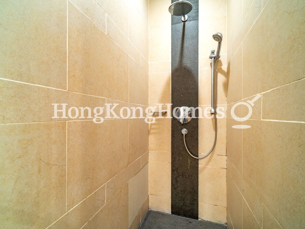 Ensuite Bathroom — J Residence, Wan Chai