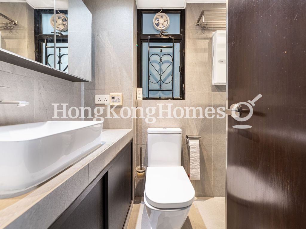 Guest Bathroom — Bella Vista, Mid-levels West