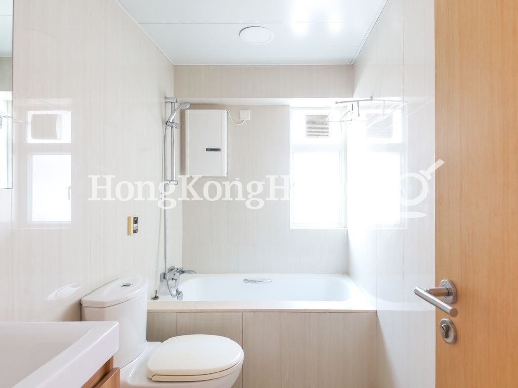 Guest Bathroom — 鳳輝閣，跑馬地