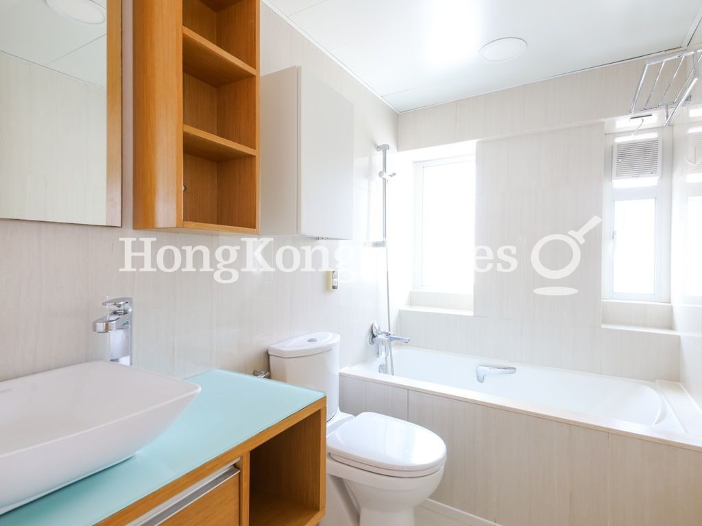 Master Bathroom — 鳳輝閣，跑馬地