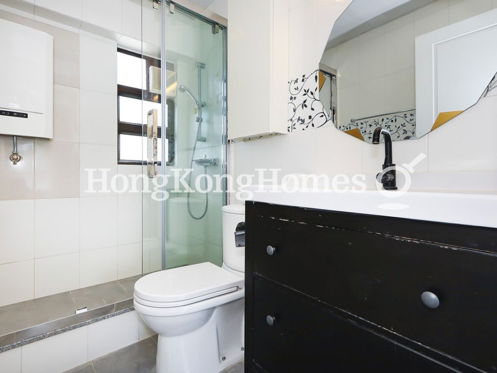 Guest Bathroom — Bowie Court, Pokfulam