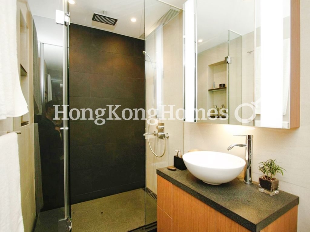 bathroom — Avon Court, Mid-levels West