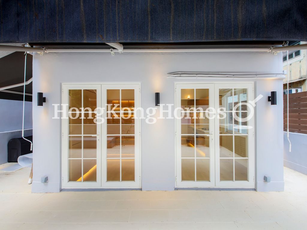 Private Terrace — Shin Hing Street, 1-3, Sheung Wan