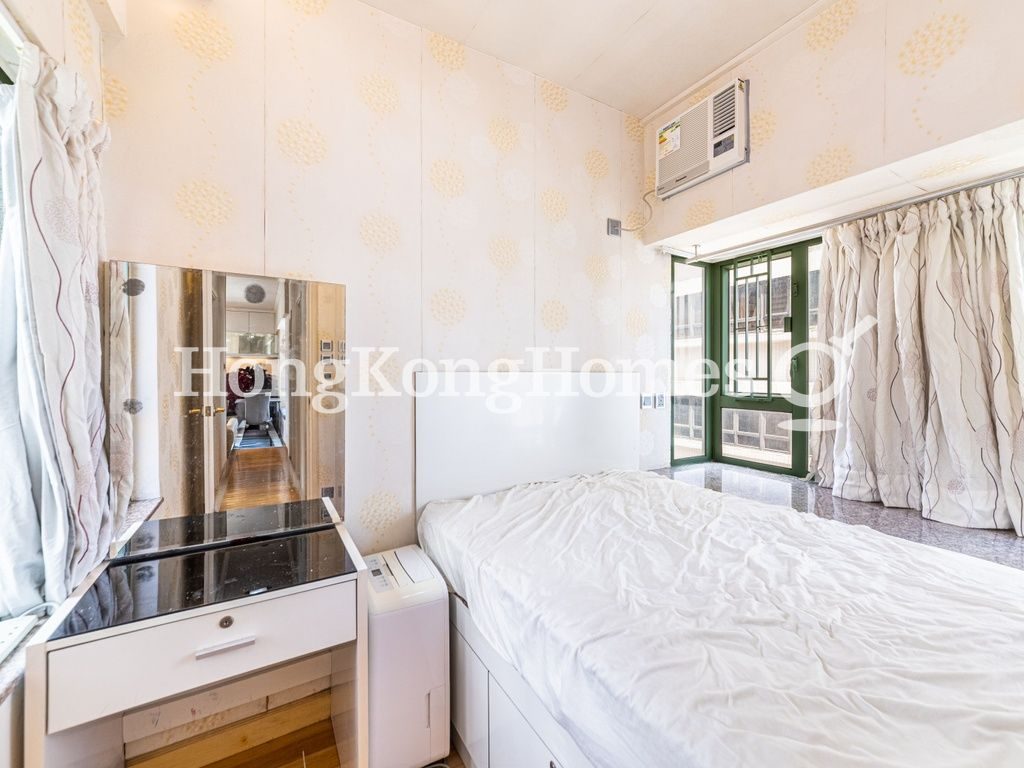 Master Bedroom — Lun Fung Court, Sai Ying Pun