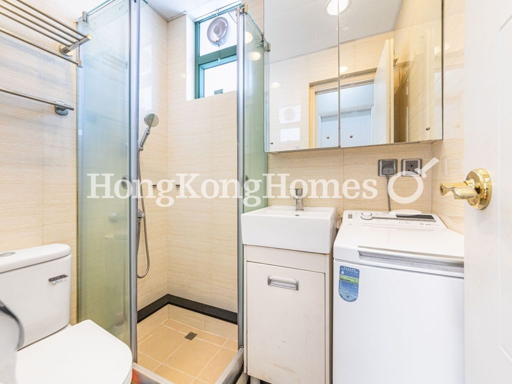 Guest Bathroom — Lun Fung Court, Sai Ying Pun