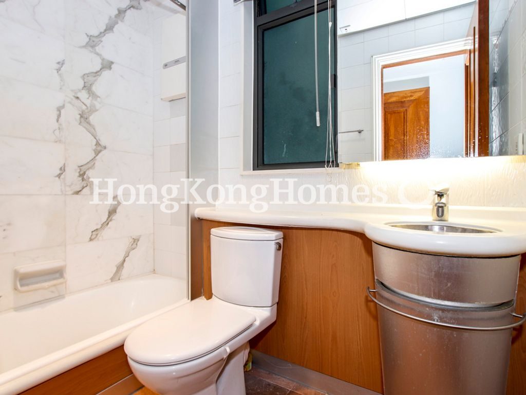 Master Bathroom — Palatial Crest, Mid-levels West