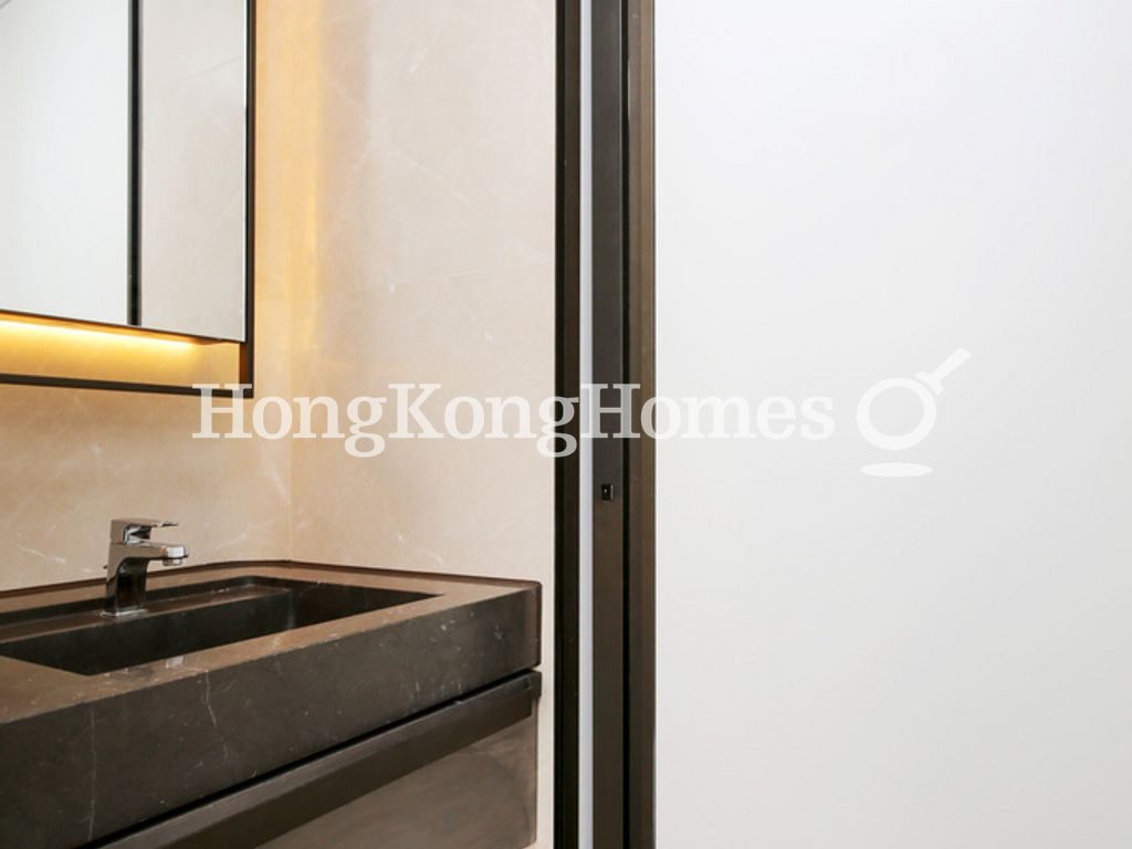 Master Bathroom — 28 Aberdeen St., Central