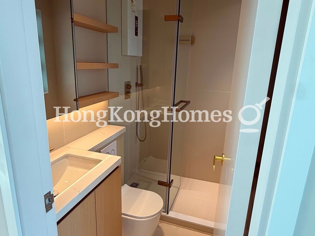 Ensuite Bathroom — View Villa, Sheung Wan