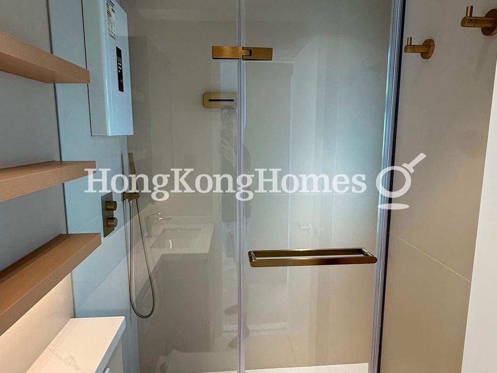 Ensuite Bathroom — View Villa, Sheung Wan