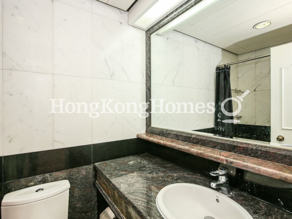 Guest Bathroom — Hillsborough Court - Block 02, Mid-levels Central