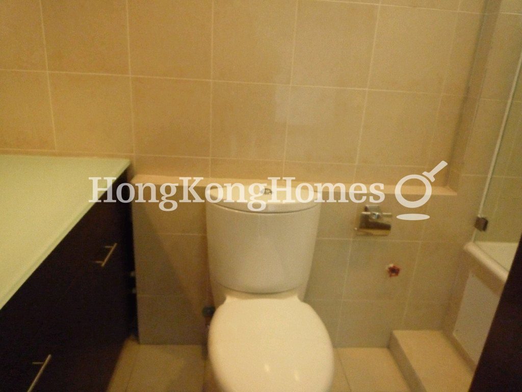 Guest Bathroom — Morning Glory Block 1, Shatin / Fo Tan