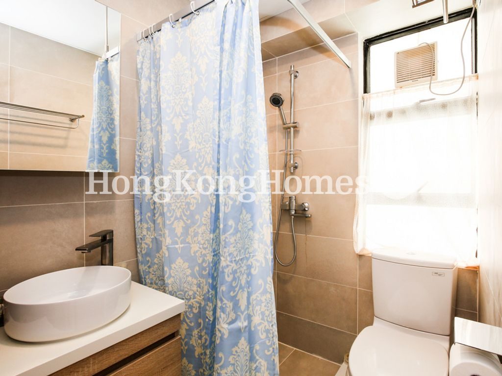 Master Bathroom — Robinson Heights I, Mid-levels West