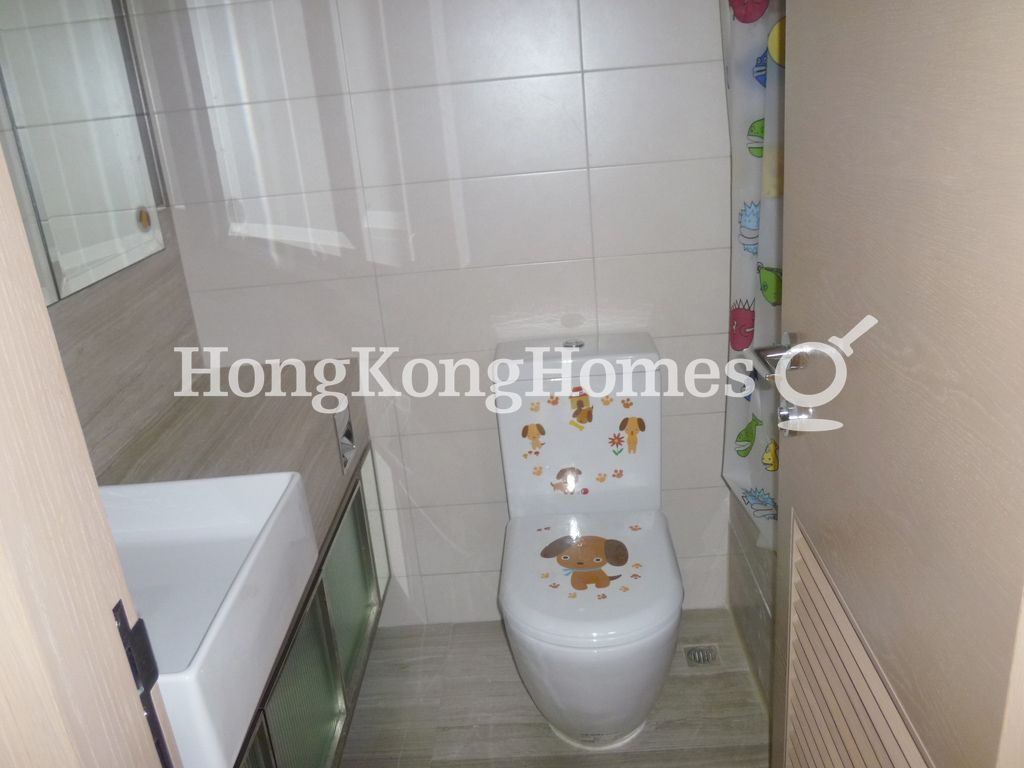 Guest Bathroom — Island Crest - Tower 1, Sai Ying Pun
