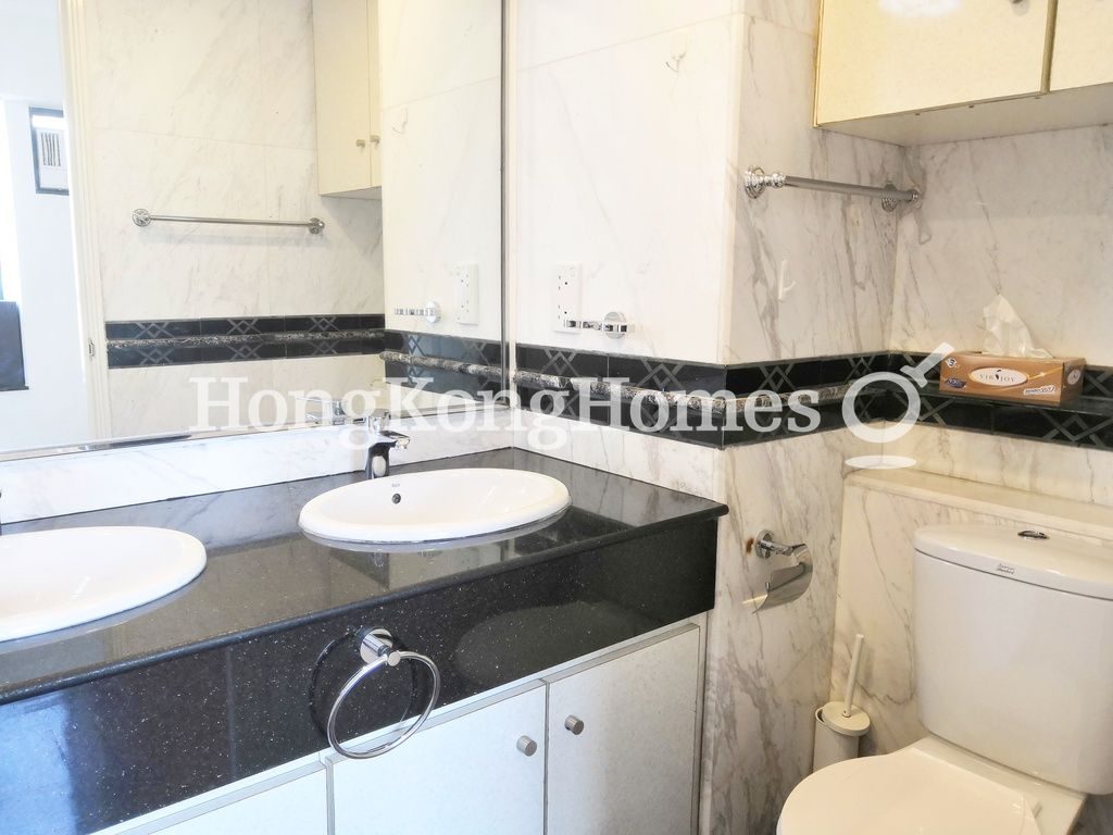 Master Bathroom — Caroline Garden, Causeway Bay
