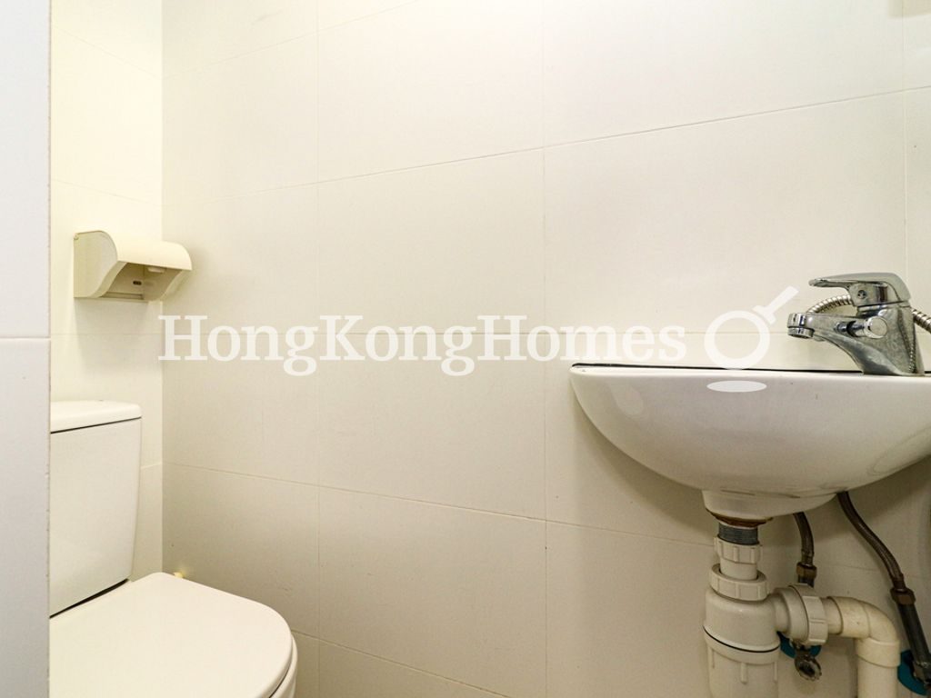 Maid's Washroom — Euston Court - Block 01, Mid-levels West