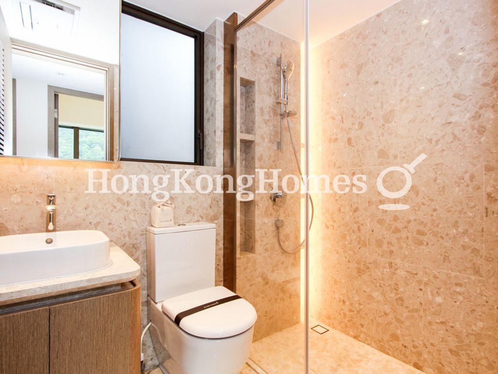 Guest Bathroom — Island Garden, Shau Kei Wan
