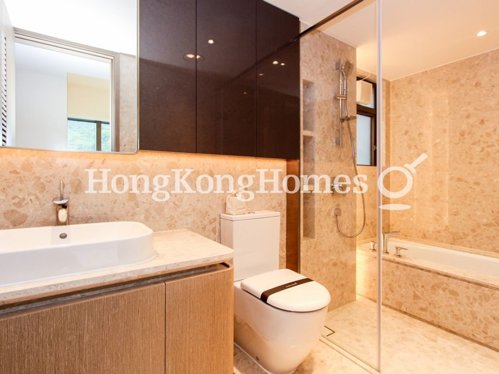 Master Bathroom — Island Garden, Shau Kei Wan