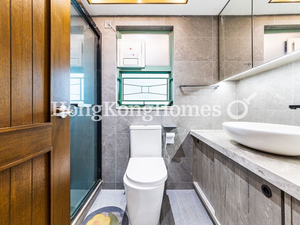 Master Bathroom — Goldwin Heights, Mid-levels West