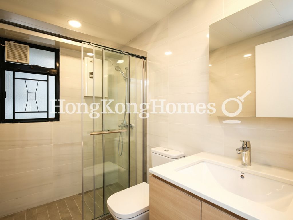 Guest Bathroom — The Grand Panorama III, Mid-levels West