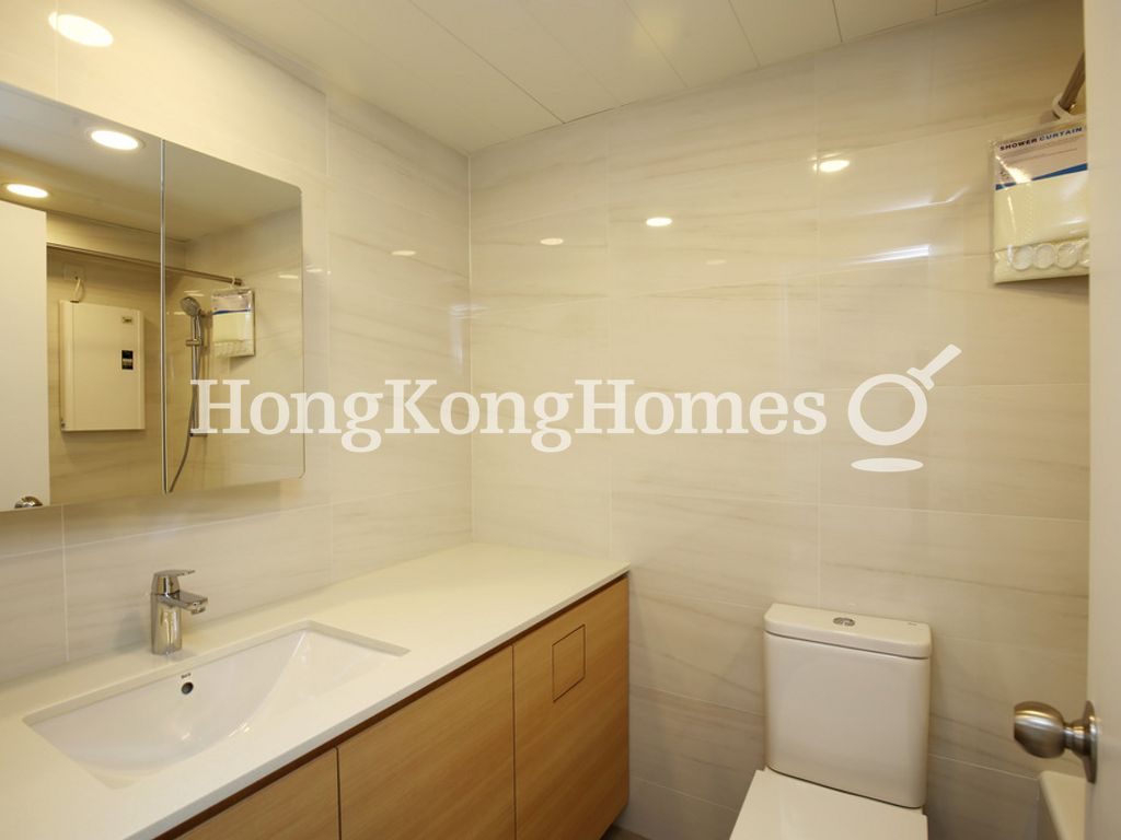 Master Bathroom — The Grand Panorama III, Mid-levels West