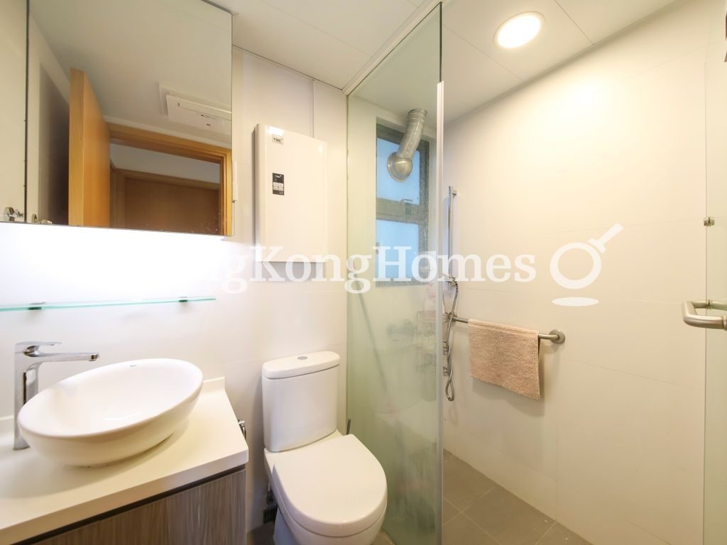Guest Bathroom — Manhattan Heights, Western / Kennedy Town