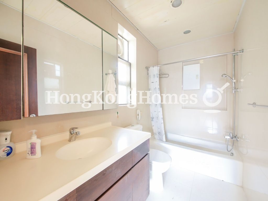 Master Bathroom — Villa Rocha - Block B, Happy Valley