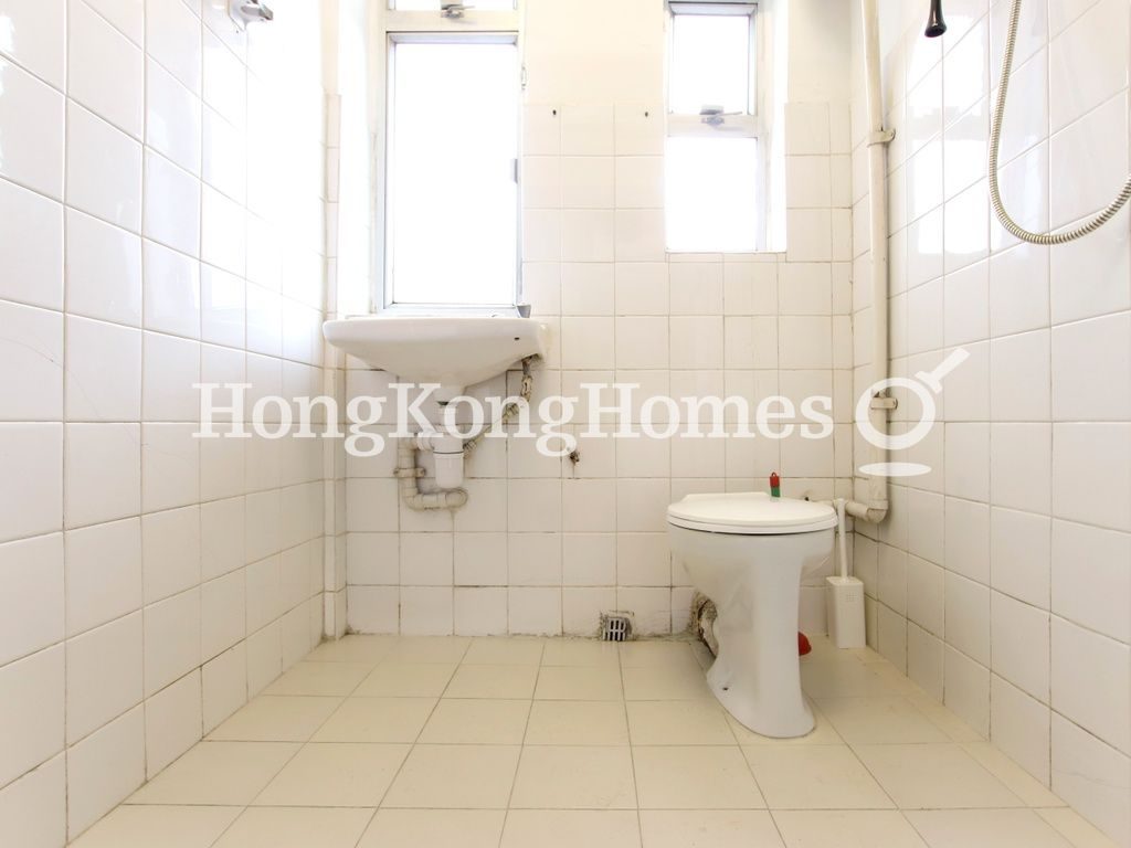 Maid's Washroom — Bowen Road, 6B - 6E, Mid-levels Central