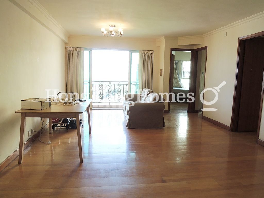Living and Dining Room — Pacific Palisades - Block 12, North Point Hill
