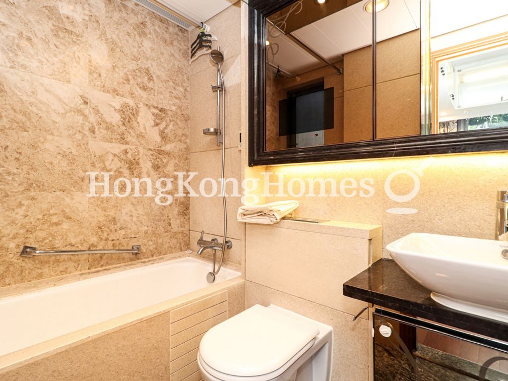 Master Bathroom — Serenade - Tower 1, Tai Hang