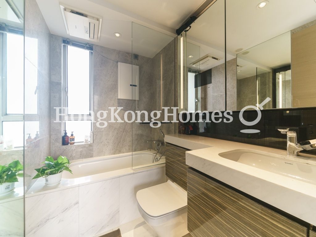 Master Bathroom — Harbour Pinnacle, Tsim Sha Tsui