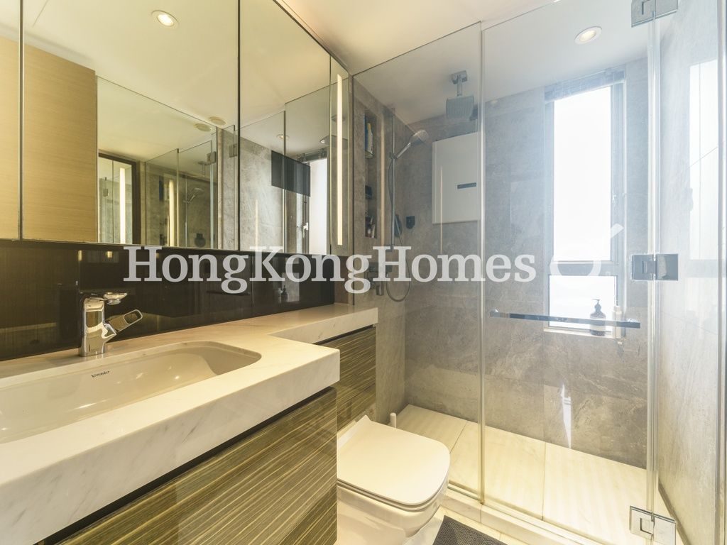 Guest Bathroom — Harbour Pinnacle, Tsim Sha Tsui