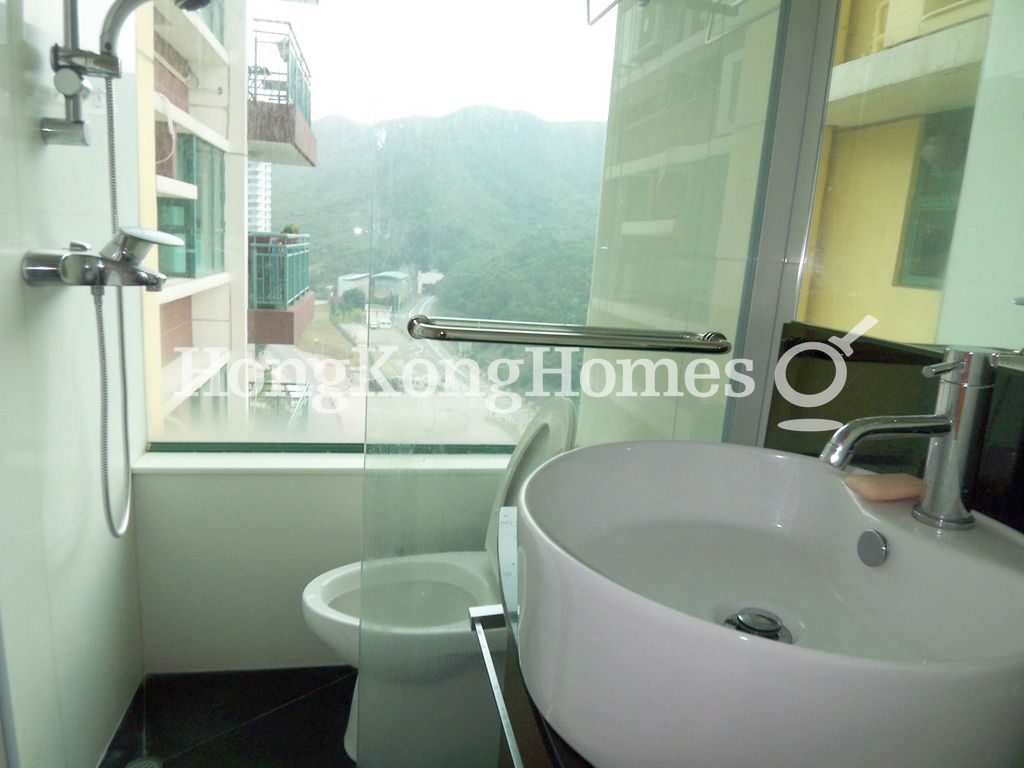 Guest Bathroom — Phase13 - Chianti - Block 01 - The Pavilion, Discovery Bay