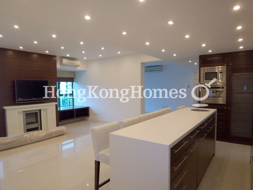 Living Room — Phase13 - Chianti - Block 01 - The Pavilion, Discovery Bay