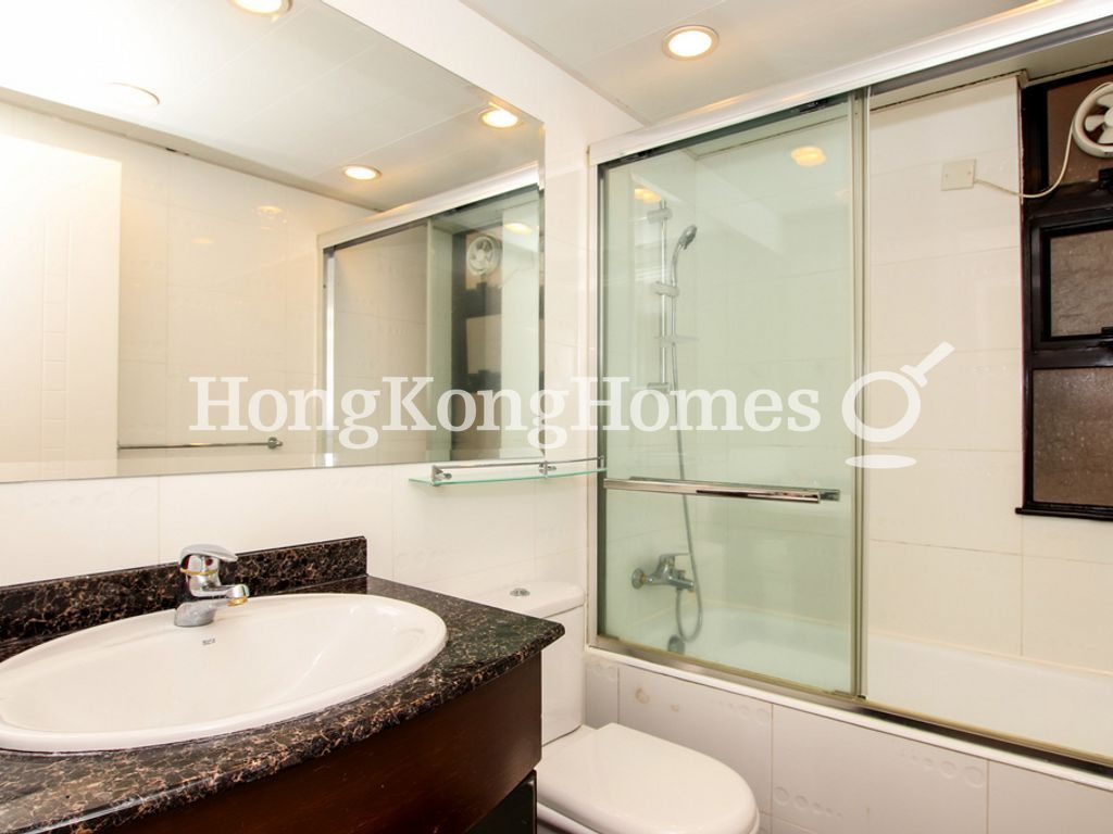 Guest Bathroom — Ronsdale Garden - Block 2, Tai Hang