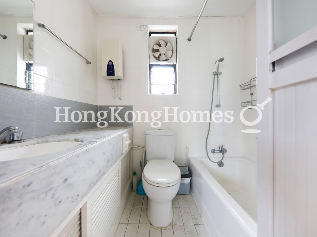Master Bathroom — Yukon Heights, Tai Hang