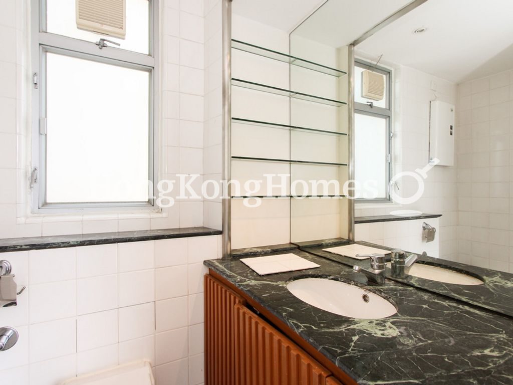 Master Bathroom — Repulse Bay Road, 23, Repulse Bay