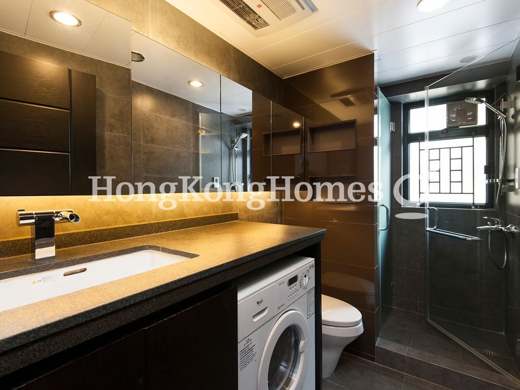 Guest Bathroom — The Grand Panorama III, Mid-levels West