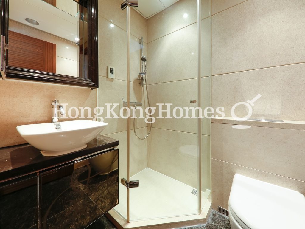 Guest Bathroom — Serenade - Tower 1, Tai Hang