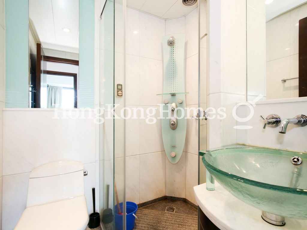 Guest Bathroom — The Harbourside - Tower 1, Tsim Sha Tsui