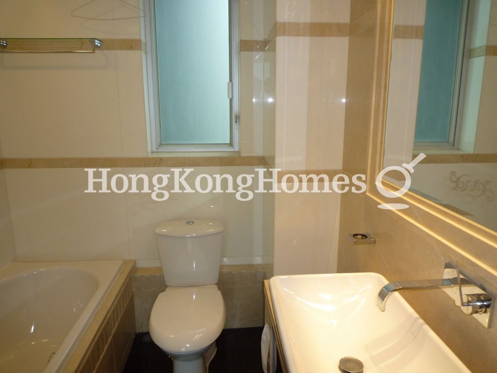 Master Bathroom — The Legend - Block 05, Jardine's Lookout