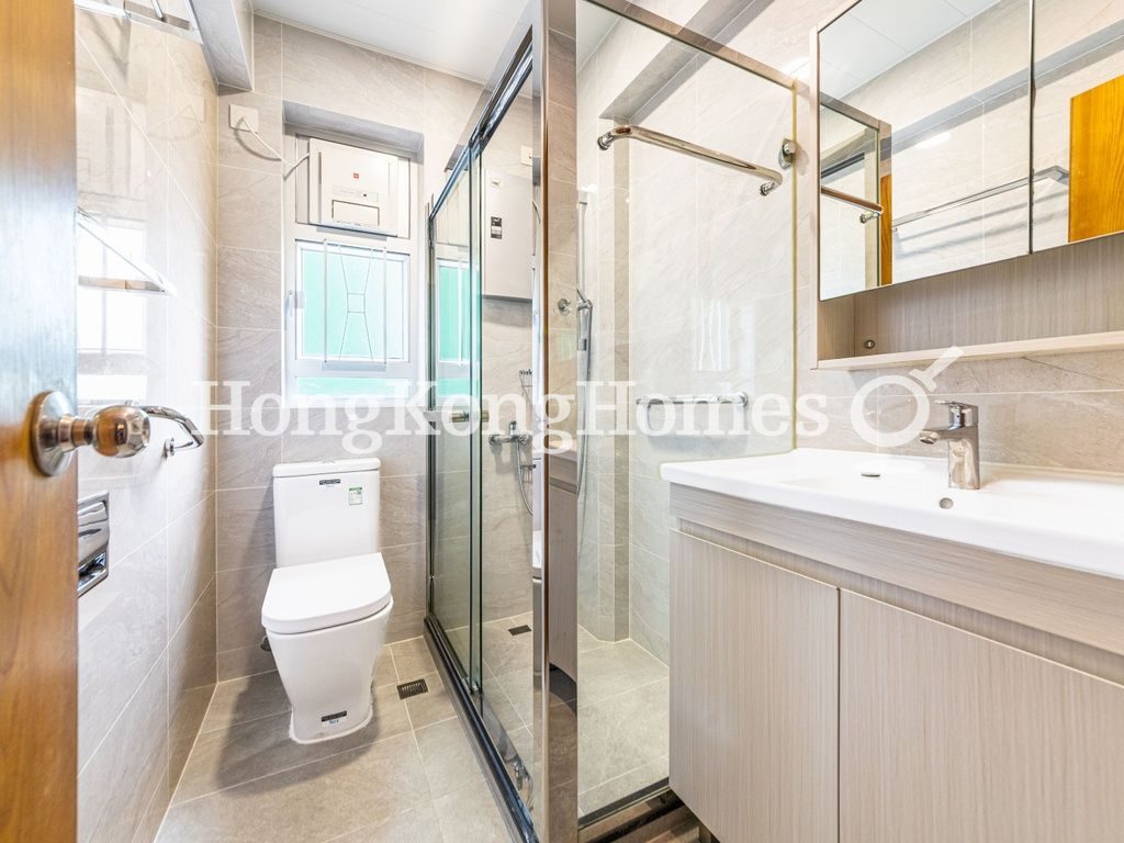 Master Bathroom — Merry Court, Mid-levels West