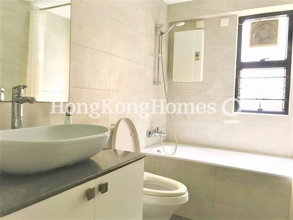 Guest Bathroom — 瓊峰台，西半山