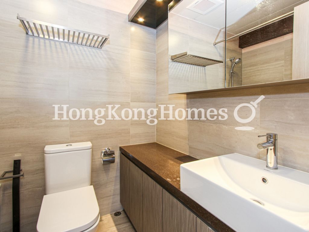 Guest Bathroom — The Royal Court, Mid-levels Central