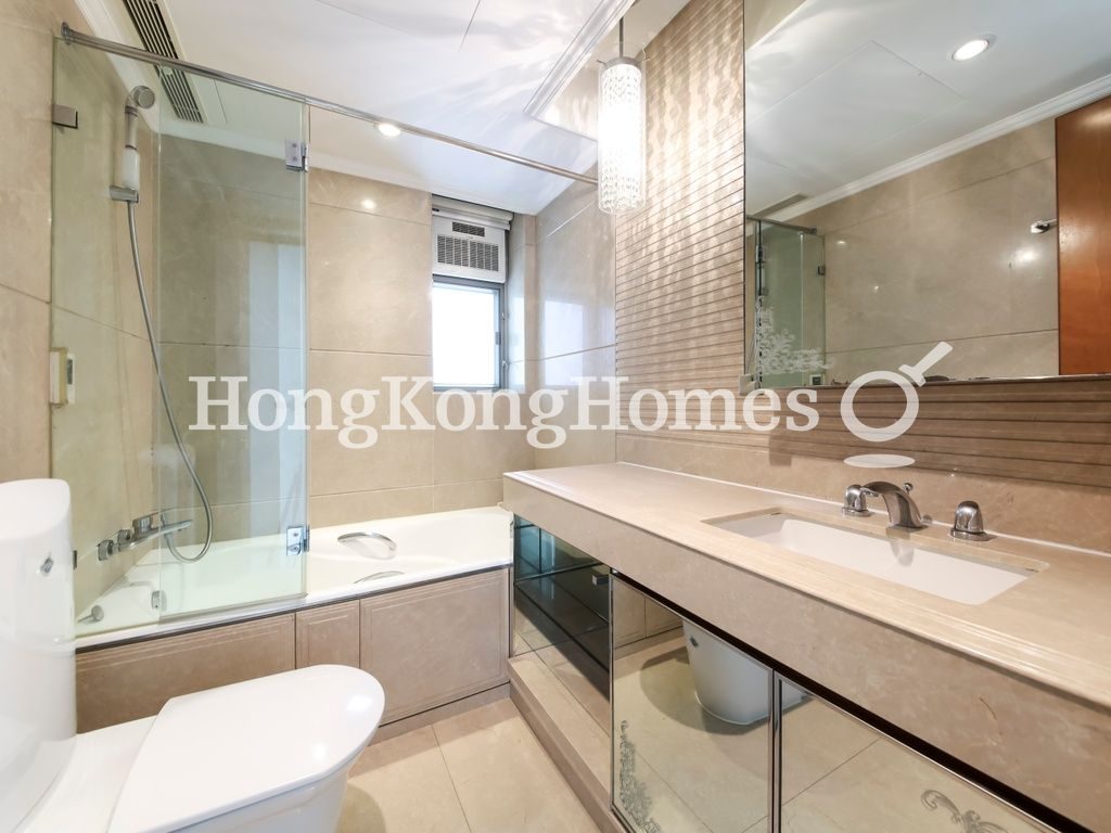 Guest Bathroom — Robinson Road, 31, Mid-levels West
