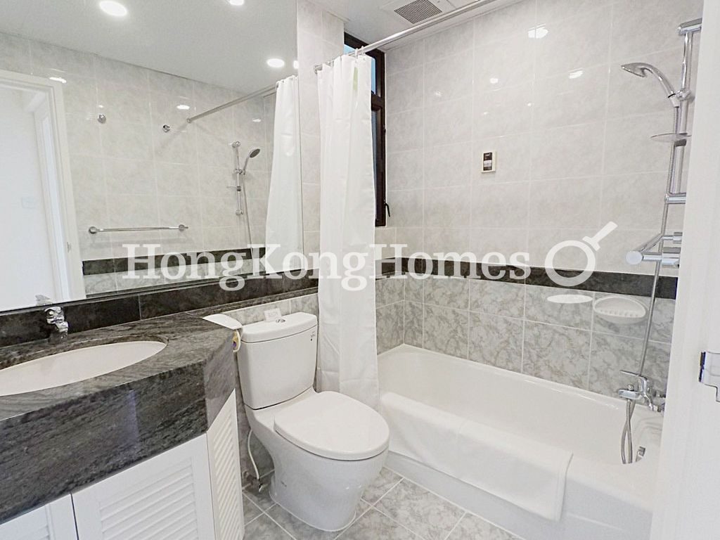 Guest Bathroom — Kennedy Road, 150, Mid-levels East