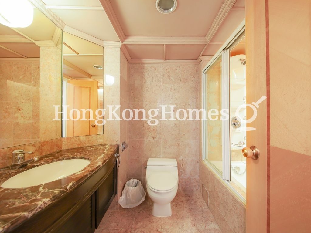 Second Ensuite Bathroom — Convention Plaza Apartments, Wan Chai