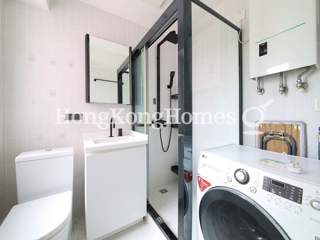 Bathroom — Fook On Mansion, Western / Kennedy Town