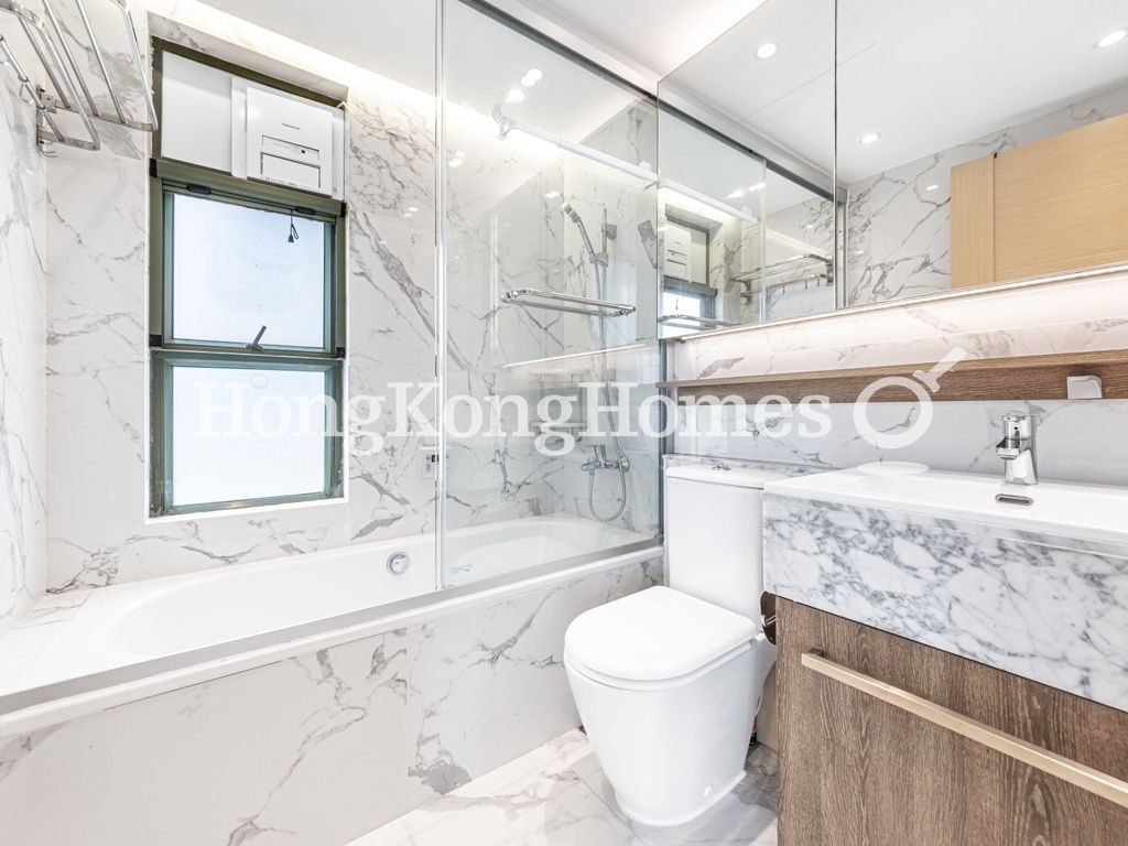 Master Bathroom — Sky Horizon - Block 01, North Point Hill