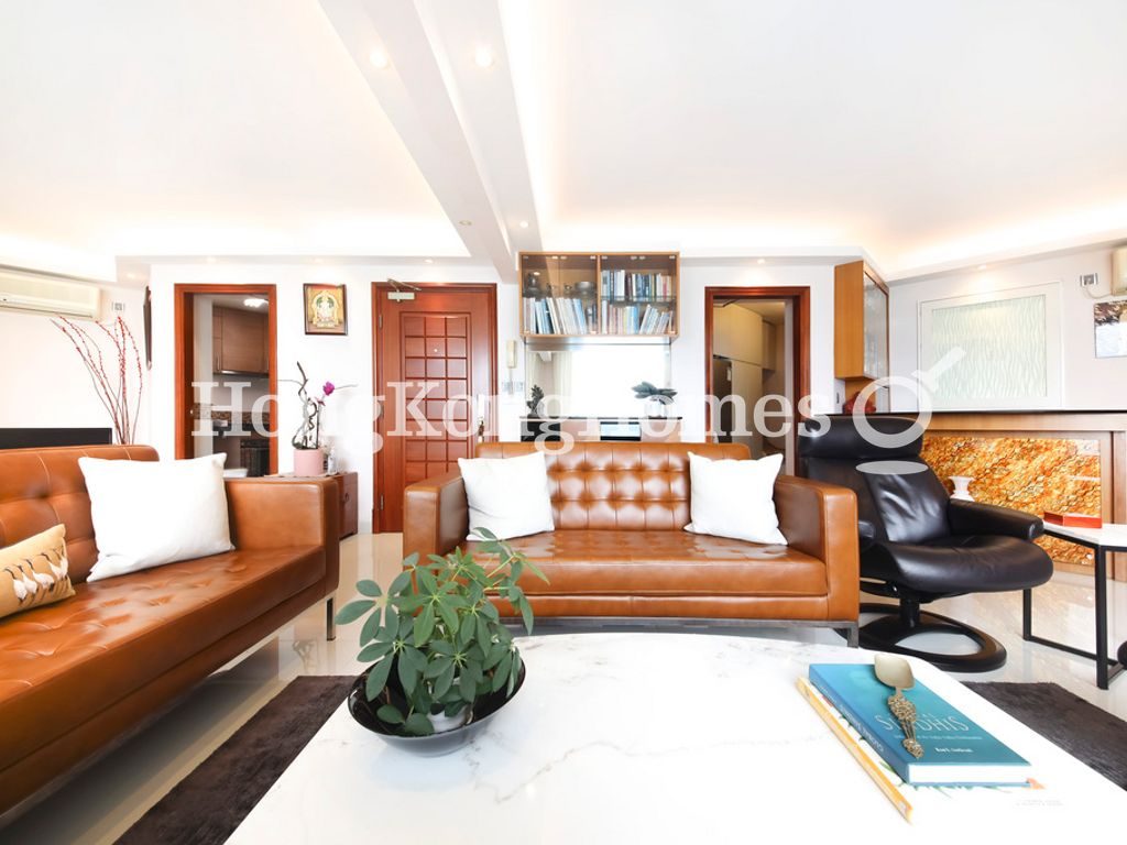 Living and Dining Room — South Horizons - Phase 02, Tower 09, Yee Ngar Court, Ap Lei Chau